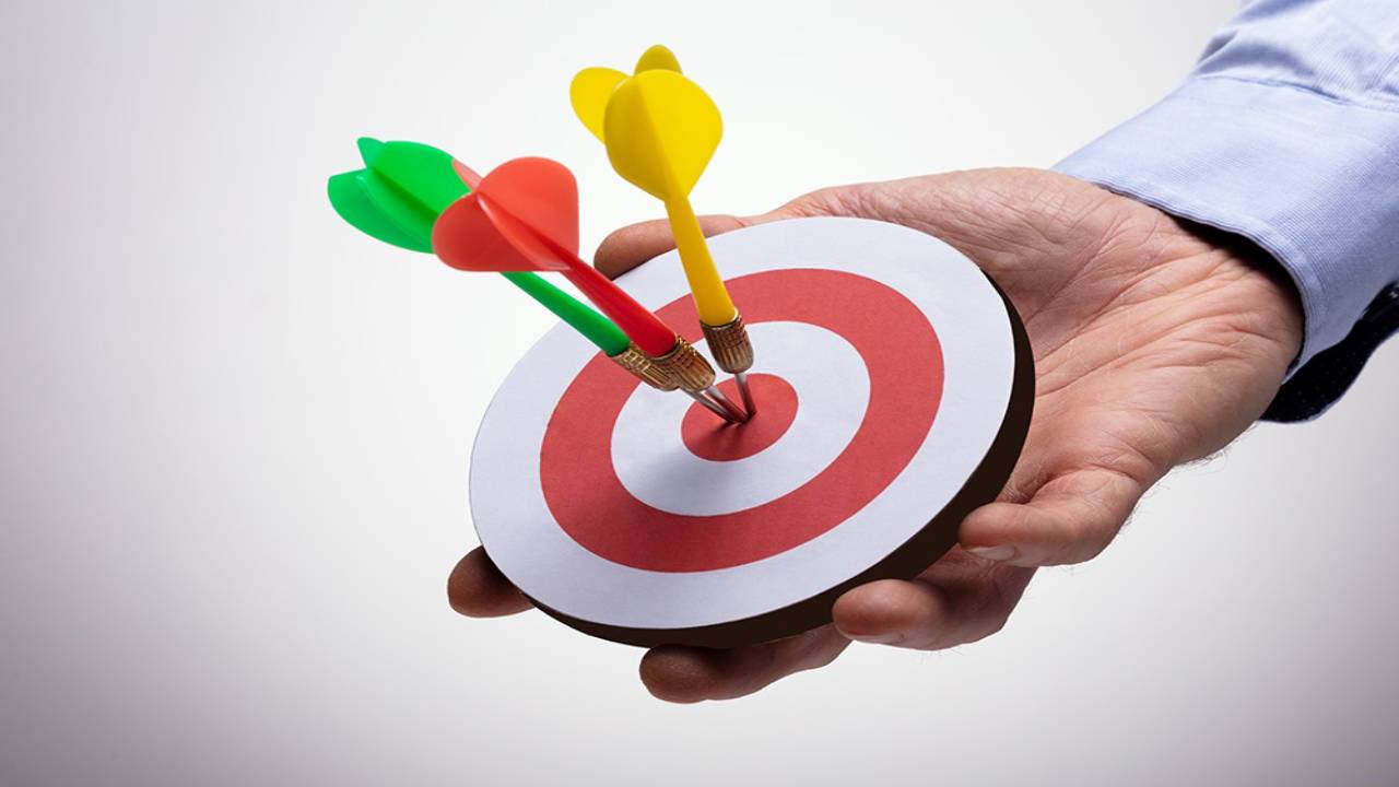 كيف تزيد مبيعاتك باستخدام حملات إعادة الاستهداف الذكية